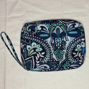 Vera Bradley Lighten Up Baby Wipes Pouch Blue Island Medallion Bag Navy White